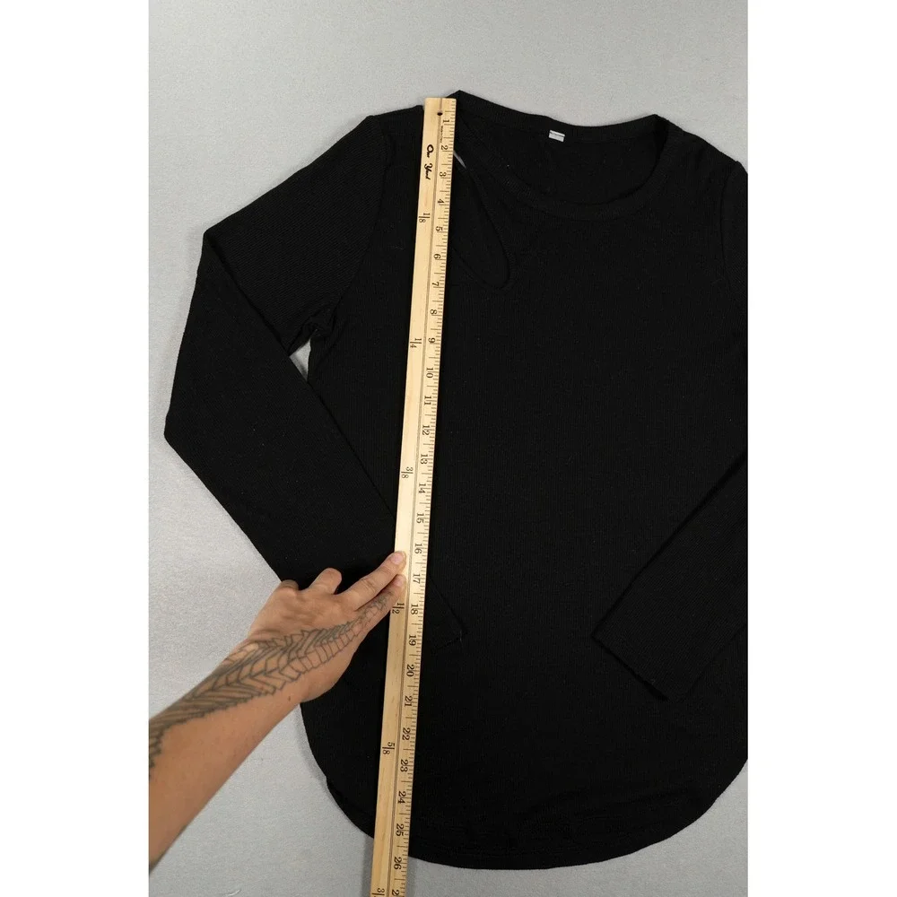 Alo Yoga Ribbed Peak Long Sleeve Cutout Top Black Crew Neck Curved Hem